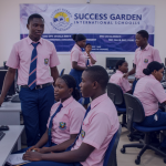 blue and white gradient geometric arrow best website investation youtube thumbnail (27)