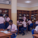 blue and white gradient geometric arrow best website investation youtube thumbnail (30)