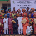 blue and white gradient geometric arrow best website investation youtube thumbnail (40)